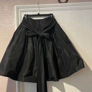 Diane Von Furstenberg 100% silk taffeta skirt